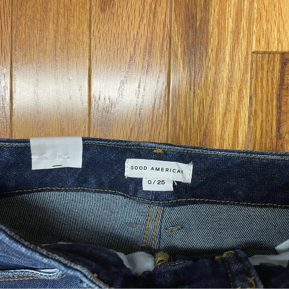Good American Good Waist Denim Jeans Size 2/26 Chewed Back Pockets NWT_4